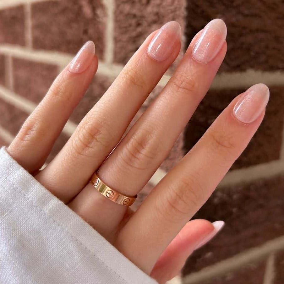 champagne nails short length round shape