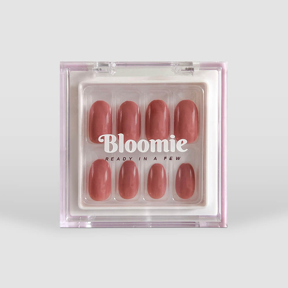 neutral rose pink nails short length round shape